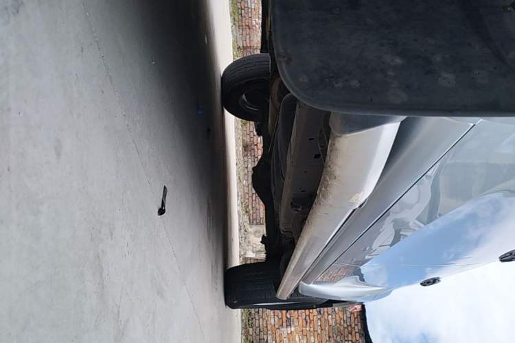 Used Isuzu D-MAX 2018 3.0T Two-Wheel Drive Automatic Elite Version 4JJ1-TC HI Left Side Sill