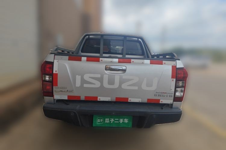 Used Isuzu D-MAX 2018 3.0T Four-Wheel Drive Manual Base Version 4JJ1-TC HI Rear