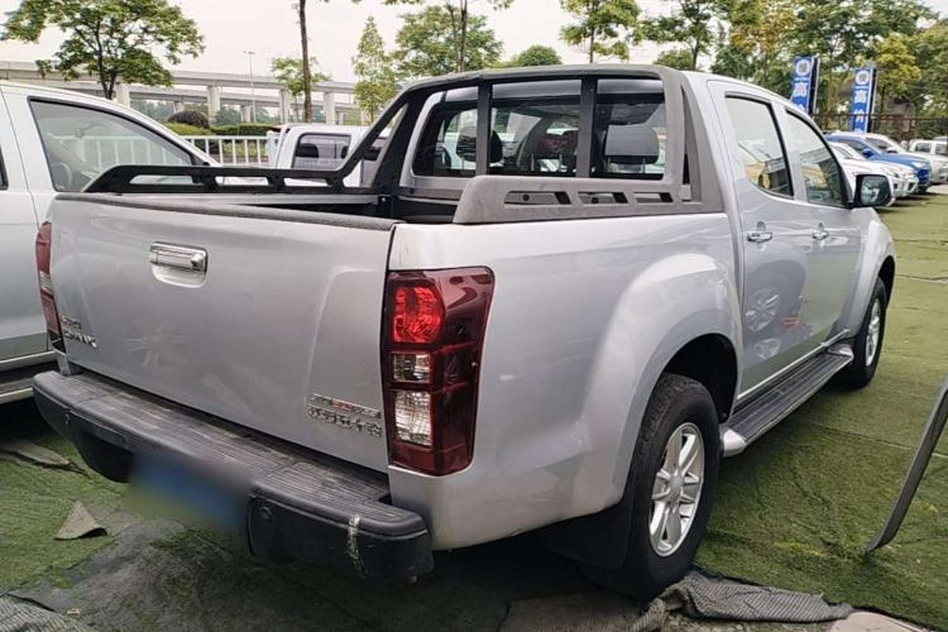 Used Isuzu D-MAX 2018 3.0T Two-Wheel Drive Automatic Elite Version 4JJ1-TC HI Rear Right 45 Deg