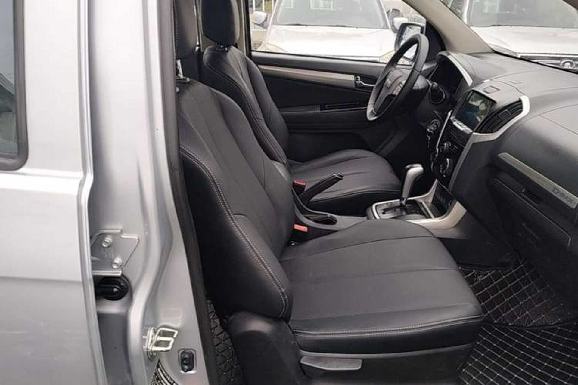 Used Isuzu D-MAX 2018 3.0T Two-Wheel Drive Automatic Elite Version 4JJ1-TC HI Right Front Seat