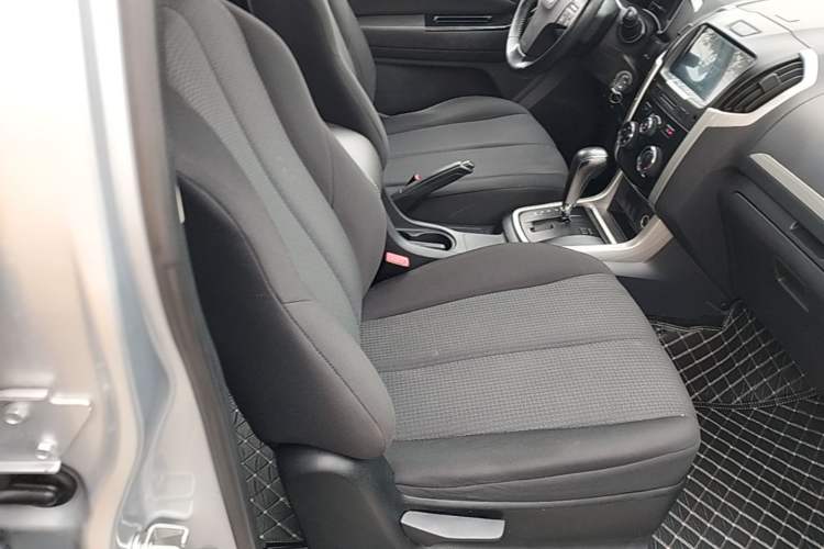 Used Isuzu D-MAX 2018 3.0T Two-Wheel Drive Automatic Elite Version 4JJ1-TC HI Right Front Seat