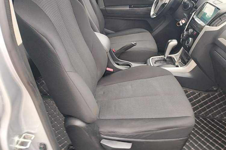 Used Isuzu D-MAX 2018 3.0T Two-Wheel Drive Automatic Elite Version 4JJ1-TC HI Right Front Seat