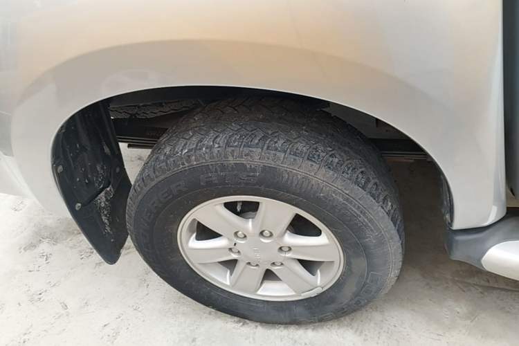 Used Isuzu D-MAX 2018 3.0T Two-Wheel Drive Automatic Elite Version 4JJ1-TC HI Right Rear Wheel Hub