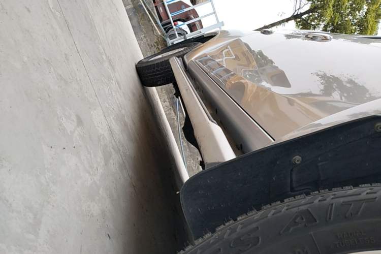 Used Isuzu D-MAX 2018 3.0T Two-Wheel Drive Automatic Elite Version 4JJ1-TC HI Right Side Sill