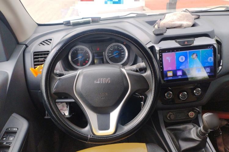 Used Isuzu D-MAX 2018 2.5T Two-Wheel-Drive Base Version JE4D25Q5A Steering Wheel