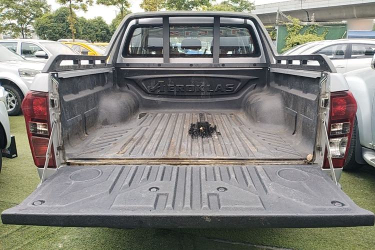 Used Isuzu D-MAX 2018 3.0T Two-Wheel Drive Automatic Elite Version 4JJ1-TC HI Trunk