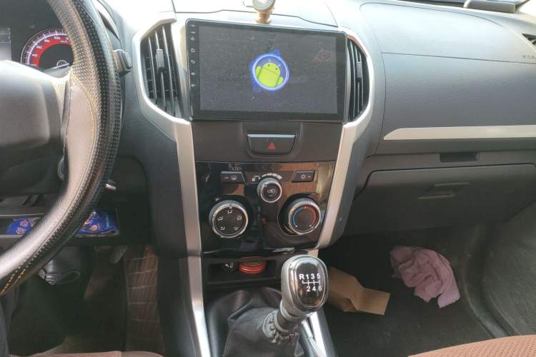 Used Isuzu D-MAX 2018 2.5T Four-Wheel Drive Base Version JE4D25Q5A Audio And AC Panel