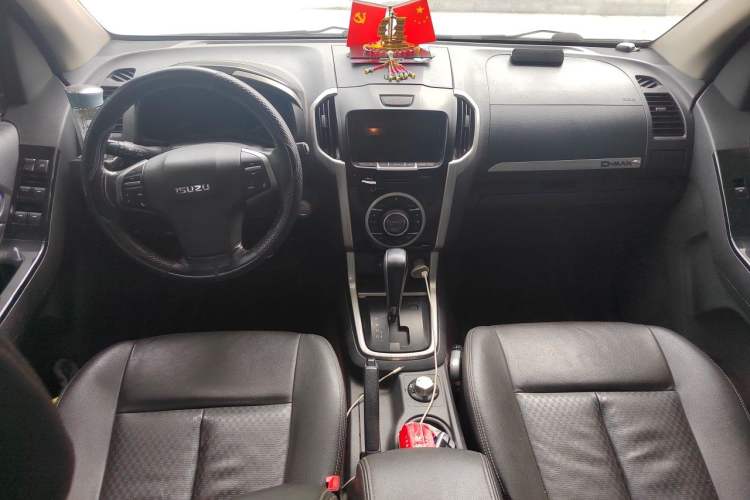 Used Isuzu D-MAX 2018 3.0T Four-Wheel Drive Automatic X-POWER Edition 4JJ1-TC HI Center Console