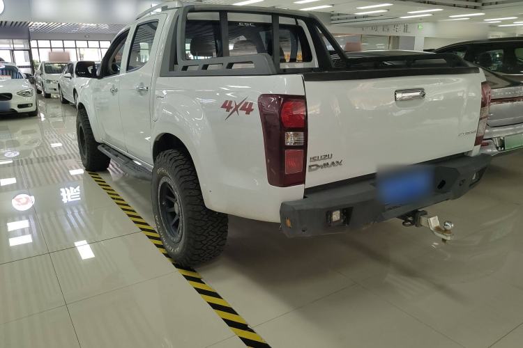 Used Isuzu D-MAX 2018 3.0T Four-Wheel Drive Automatic Ultra-Luxury Version 4JJ1-TC HI Exterior 5