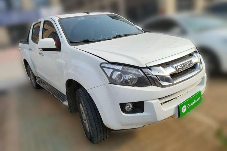 Used Isuzu D-MAX 2018 2.5T Four-Wheel Drive Base Version JE4D25Q5A Front Right 45 Deg