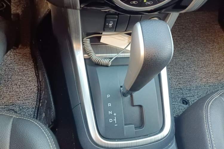 Used Isuzu D-MAX 2018 3.0T Four-Wheel Drive Automatic Ultra-Luxury Version 4JJ1-TC HI Gear Lever