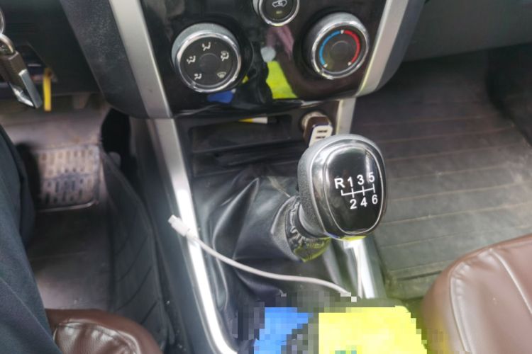 Used Isuzu D-MAX 2018 2.5T Two-Wheel Drive Base Version Extended Length JE4D25Q5A Gear Lever