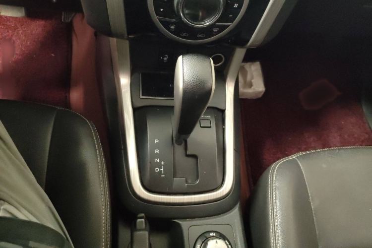 Used Isuzu D-MAX 2018 3.0T Four-Wheel Drive Automatic Ultra-Luxury Version 4JJ1-TC HI Gear Lever