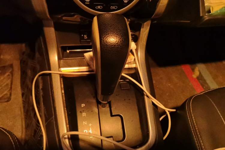 Used Isuzu D-MAX 2018 3.0T Four-Wheel Drive Automatic Ultra-Luxury Version 4JJ1-TC HI Gear Lever