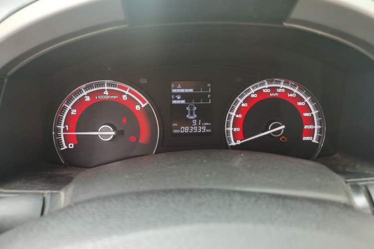 Used Isuzu D-MAX 2018 2.5T Two-Wheel Drive Base Version Extended Length JE4D25Q5A Instrument Cluster