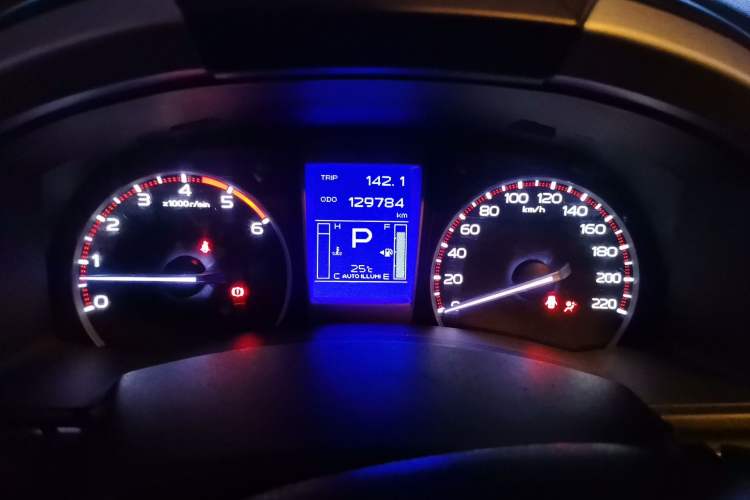 Used Isuzu D-MAX 2018 3.0T Four-Wheel Drive Automatic Ultra-Luxury Version 4JJ1-TC HI Instrument Cluster