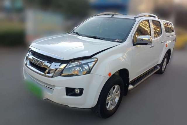 Used Isuzu D-MAX 2018 3.0T Four-Wheel Drive Automatic Ultra-Luxury Version 4JJ1-TC HI