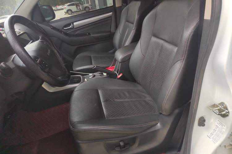 Used Isuzu D-MAX 2018 3.0T Four-Wheel Drive Automatic X-POWER Edition 4JJ1-TC HI Left Front Seat