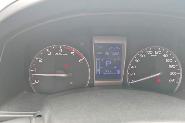 Used Isuzu D-MAX 2018 3.0T Four-Wheel Drive Automatic Ultra-Luxury Version 4JJ1-TC HI Odometer Close Up