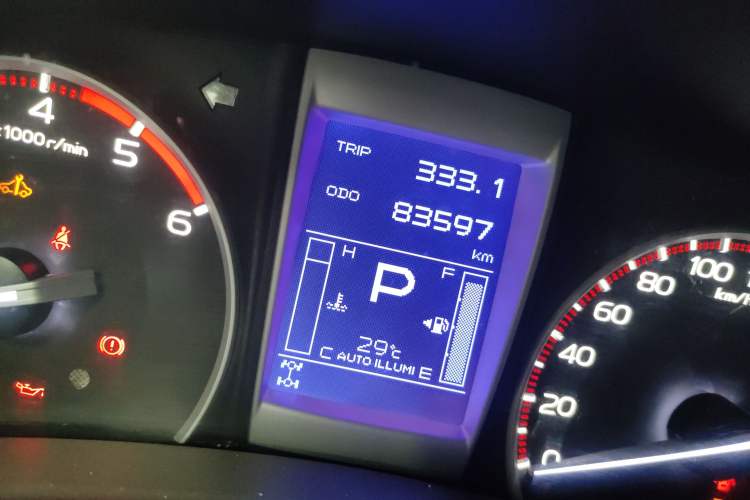 Used Isuzu D-MAX 2018 3.0T Four-Wheel Drive Automatic Ultra-Luxury Version 4JJ1-TC HI Odometer Close Up