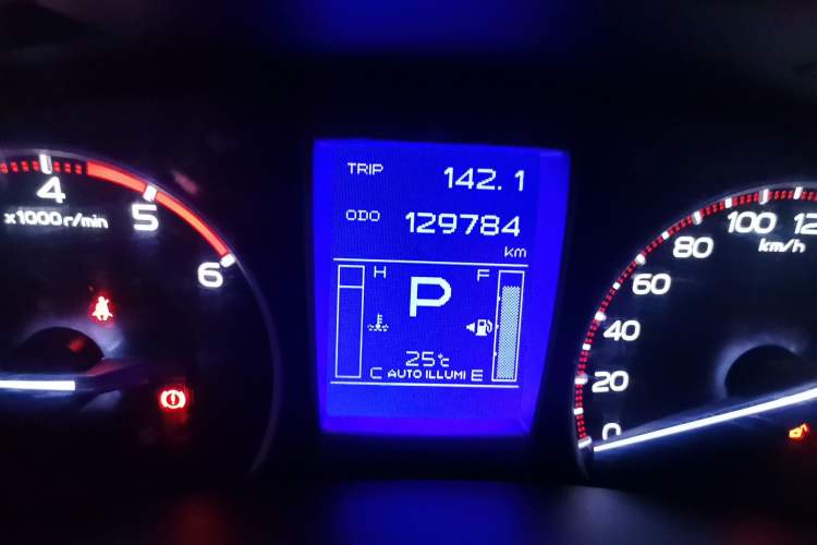 Used Isuzu D-MAX 2018 3.0T Four-Wheel Drive Automatic Ultra-Luxury Version 4JJ1-TC HI Odometer Close Up