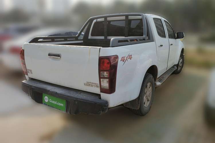 Used Isuzu D-MAX 2018 2.5T Four-Wheel Drive Base Version JE4D25Q5A Rear Right 45 Deg