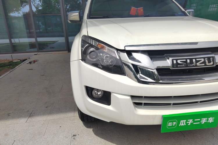 Used Isuzu D-MAX 2018 3.0T Four-Wheel Drive Automatic X-POWER Edition 4JJ1-TC HI Right Front Headlight