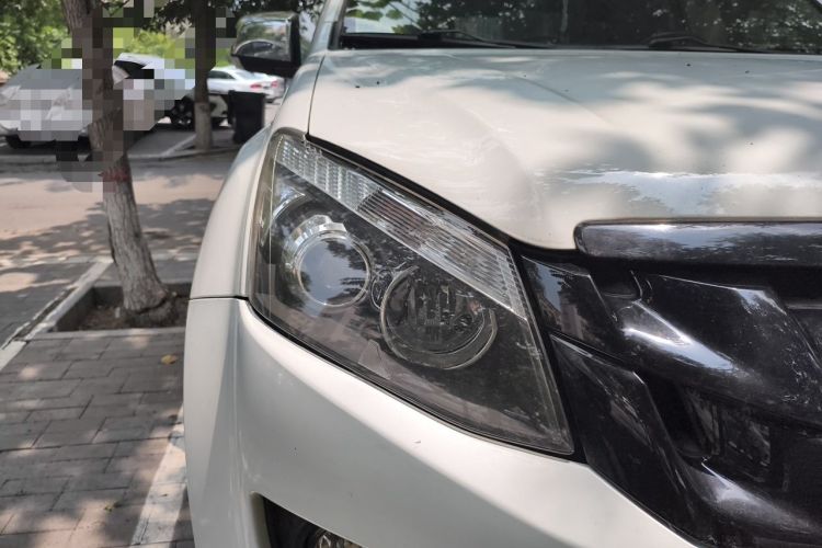 Used Isuzu D-MAX 2018 3.0T Two-Wheel Drive Automatic Elite Version 4JJ1-TC HI Right Front Headlight
