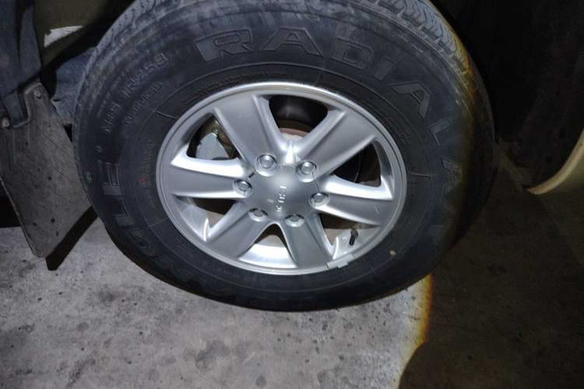Used Isuzu D-MAX 2018 3.0T Four-Wheel Drive Manual Base Version 4JJ1-TC HI Right Front Wheel Hub