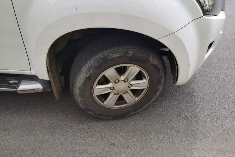 Used Isuzu D-MAX 2018 2.5T Two-Wheel Drive Base Version Extended Length JE4D25Q5A Right Front Wheel Hub