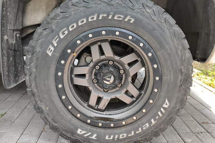 Used Isuzu D-MAX 2018 3.0T Two-Wheel Drive Automatic Elite Version 4JJ1-TC HI Right Front Wheel Hub