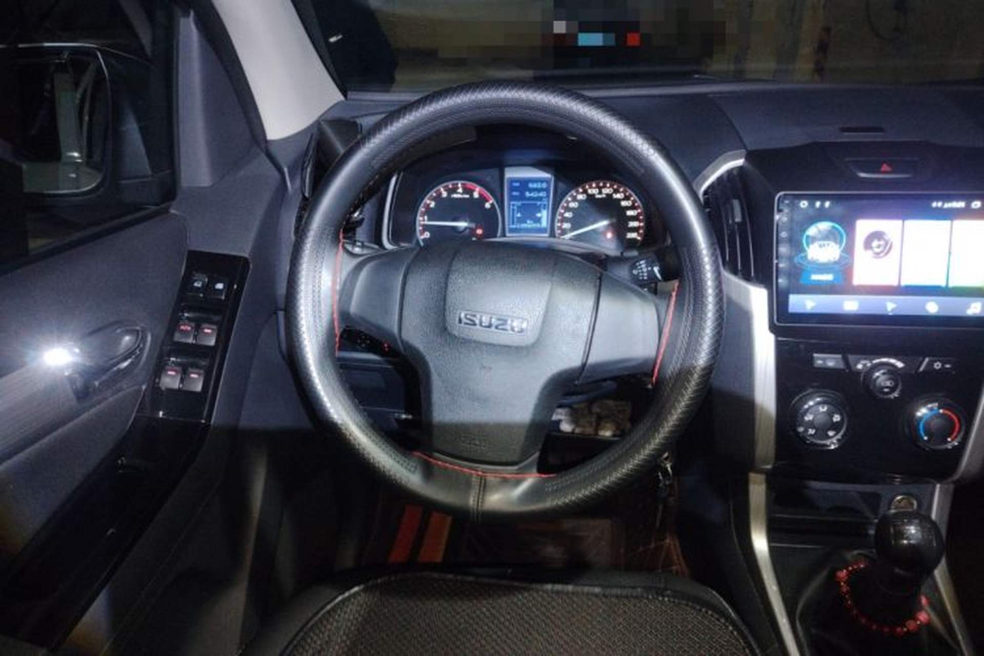 Used Isuzu D-MAX 2018 3.0T Four-Wheel Drive Manual Base Version 4JJ1-TC HI Steering Wheel