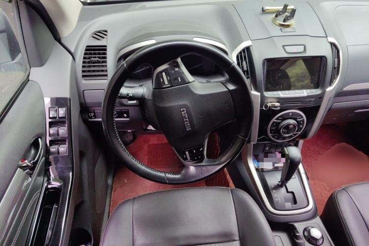 Used Isuzu D-MAX 2018 3.0T Four-Wheel Drive Automatic Ultra-Luxury Version 4JJ1-TC HI Steering Wheel