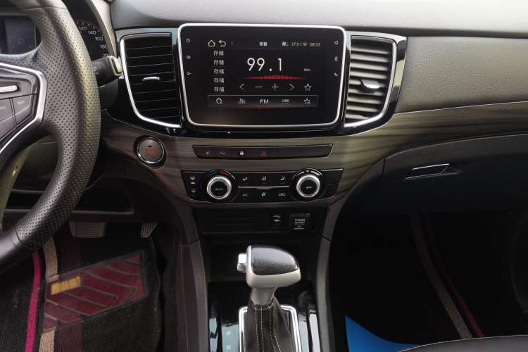 Used Isuzu D-MAX 2019 3.0T Four-Wheel Drive Automatic Ultra-Luxury Version 4JJ1-TC HI Audio And AC Panel