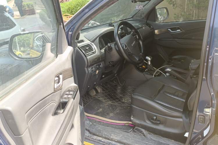 Used Isuzu D-MAX 2019 3.0T Four-Wheel Drive Automatic Ultra-Luxury Version 4JJ1-TC HI Driver Seat