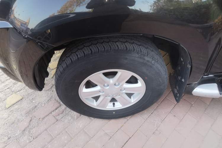 Used Isuzu D-MAX 2019 3.0T Four-Wheel Drive Automatic Ultra-Luxury Version 4JJ1-TC HI Exterior 7