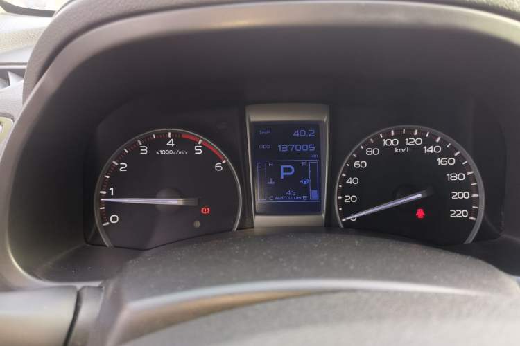 Used Isuzu D-MAX 2019 3.0T Four-Wheel Drive Automatic Ultra-Luxury Version 4JJ1-TC HI Instrument Cluster