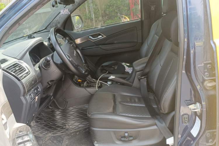 Used Isuzu D-MAX 2019 3.0T Four-Wheel Drive Automatic Ultra-Luxury Version 4JJ1-TC HI Left Front Seat