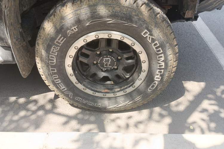 Used Isuzu D-MAX 2019 3.0T Four-Wheel Drive Automatic Ultra-Luxury Version 4JJ1-TC HI Right Front Wheel Hub