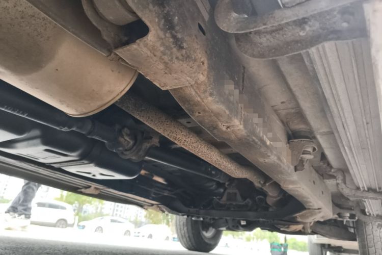 Used Isuzu D-MAX 2019 2.5T Two-Wheel Drive Automatic Base Version JE4D25Q5A Chassis Rear Right