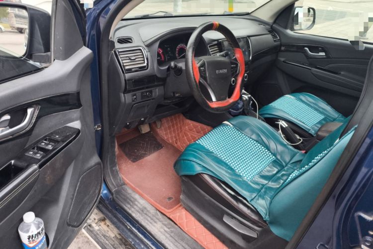 Used Isuzu D-MAX 2019 2.5T Two-Wheel Drive Automatic Base Version JE4D25Q5A Driver Seat