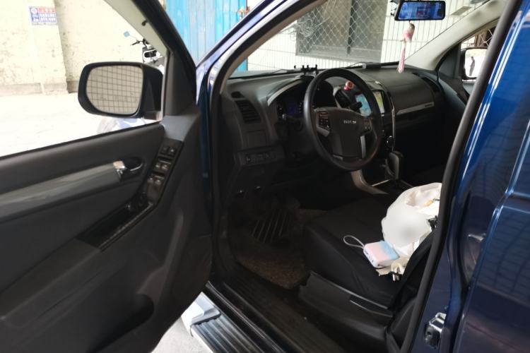 Used Isuzu D-MAX 2019 3.0T Two-Wheel Drive Automatic Elite Version 4JJ1-TC HI Driver Seat