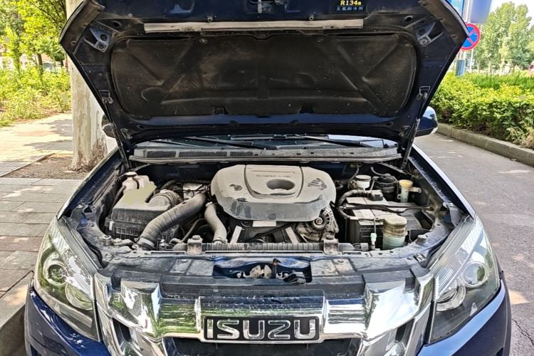 Used Isuzu D-MAX 2019 2.5T Two-Wheel Drive Manual Navigation Edition China VI Standard Extended Version JE4D25Q6A Engine Bay