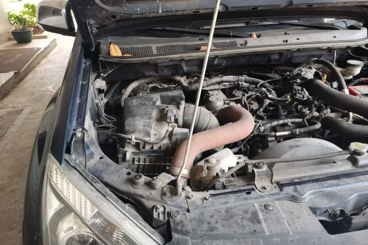 Used Isuzu D-MAX 2019 3.0T Two-Wheel Drive Automatic Elite Version 4JJ1-TC HI Engine Bay Right