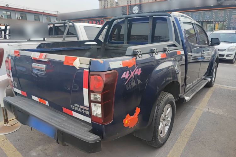 Used Isuzu D-MAX 2019 2.5T 4x4 Manual Basic Version Extended Length JE4D25Q5A Exterior 3