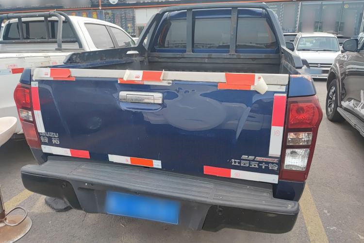 Used Isuzu D-MAX 2019 2.5T 4x4 Manual Basic Version Extended Length JE4D25Q5A Exterior 4