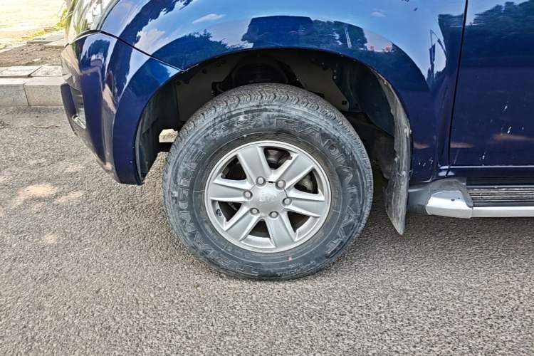 Used Isuzu D-MAX 2019 2.5T Two-Wheel Drive Manual Navigation Edition China VI Standard Extended Version JE4D25Q6A Exterior 4