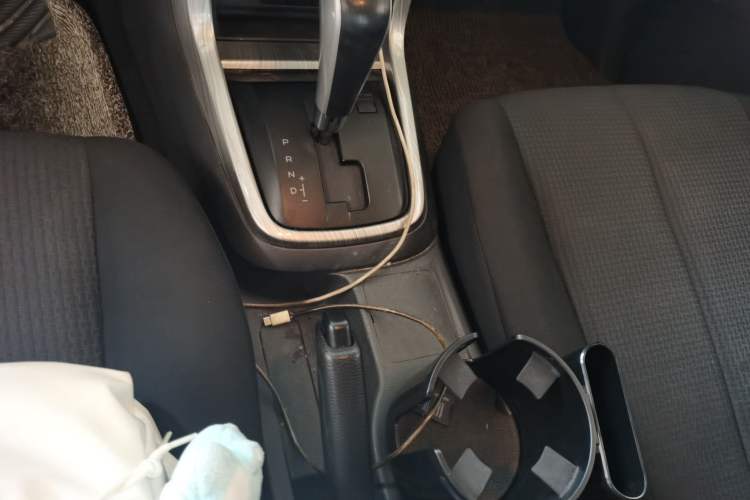 Used Isuzu D-MAX 2019 3.0T Two-Wheel Drive Automatic Elite Version 4JJ1-TC HI Gear Lever