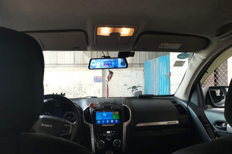 Used Isuzu D-MAX 2019 3.0T Two-Wheel Drive Automatic Elite Version 4JJ1-TC HI Headliner