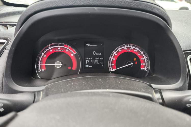 Used Isuzu D-MAX 2019 2.5T Two-Wheel Drive Automatic Base Version JE4D25Q5A Instrument Cluster